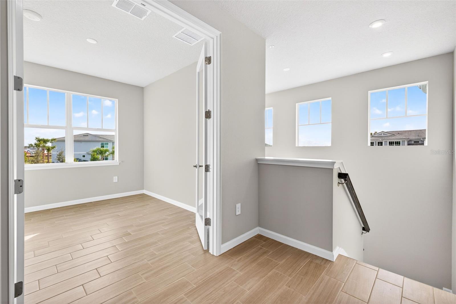 LAKESPUR AT WELLEN PARK - Residential