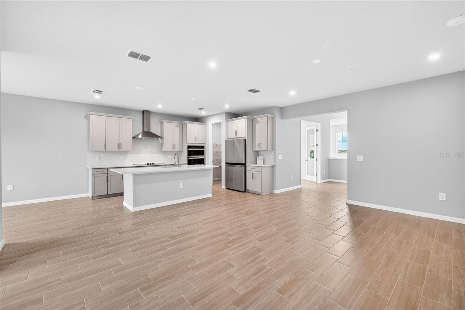 LAKESPUR AT WELLEN PARK - Residential