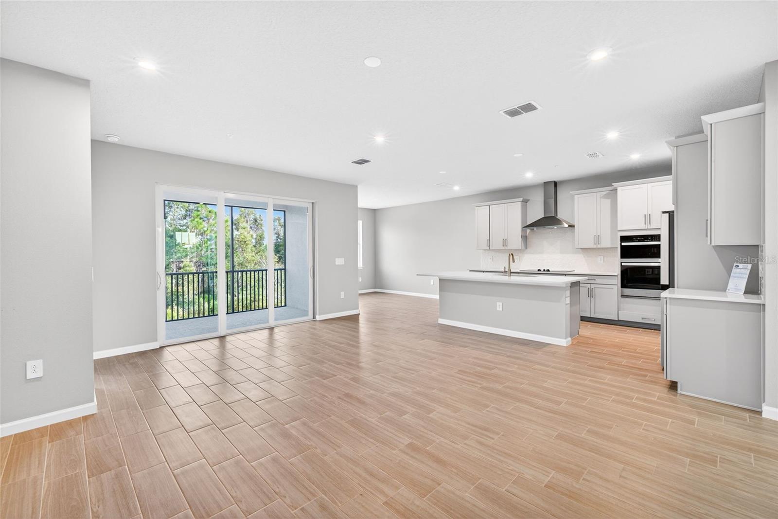 LAKESPUR AT WELLEN PARK - Residential