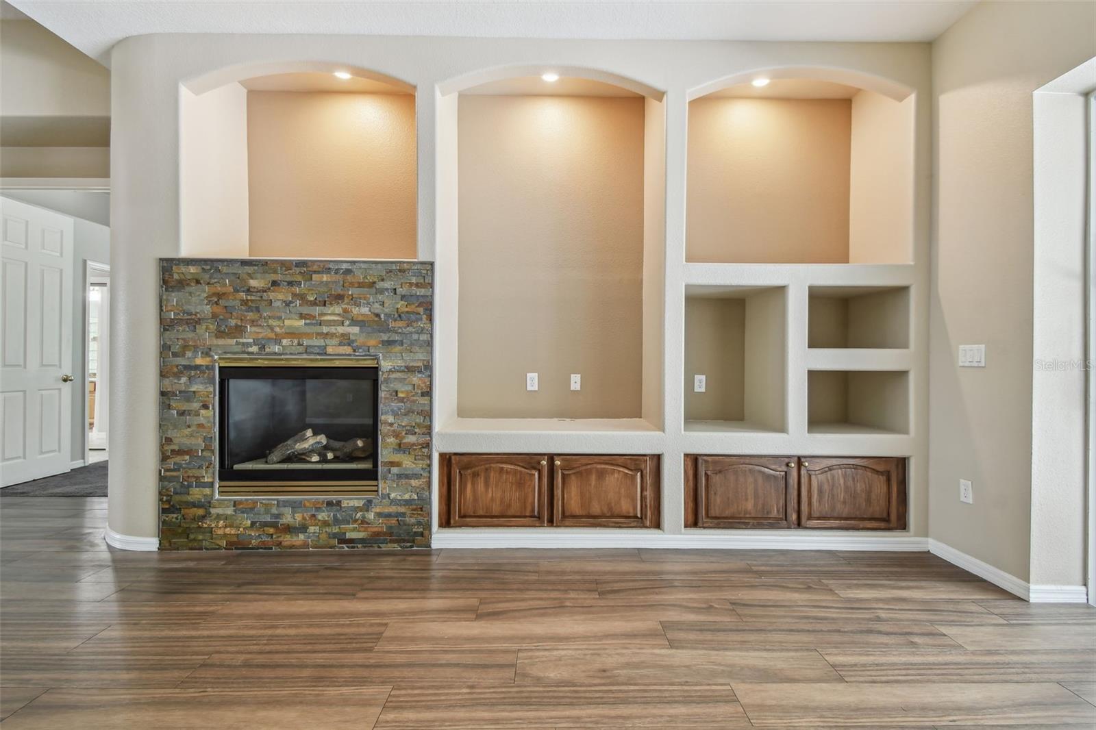 VILLAROSA PHASE G - Residential