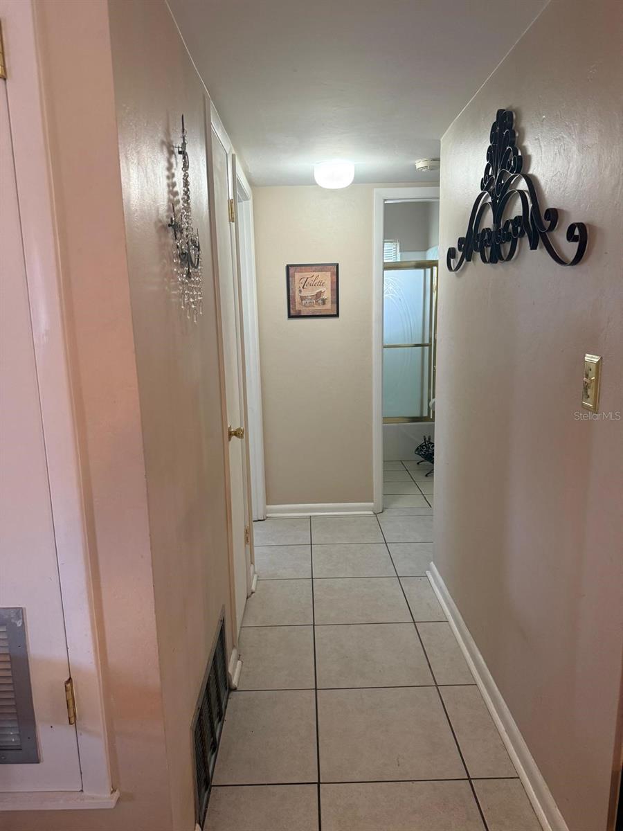 2208 GARDENIA WAY