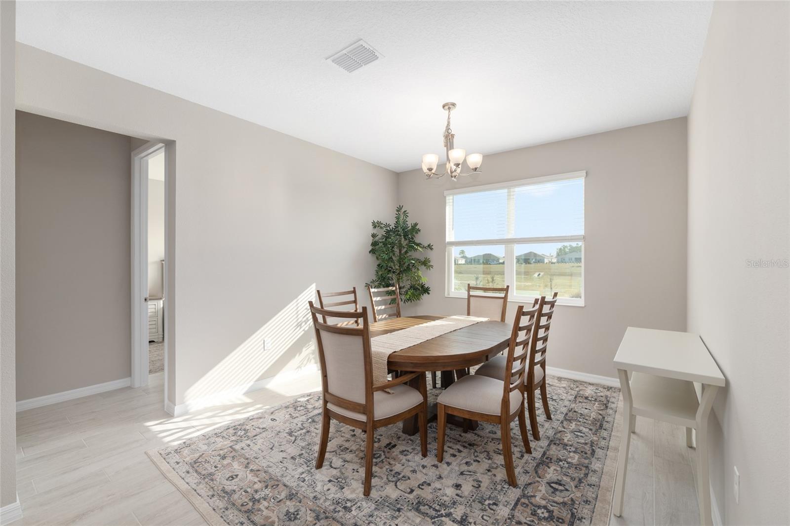 ON TOP OF THE WORLD - Residential