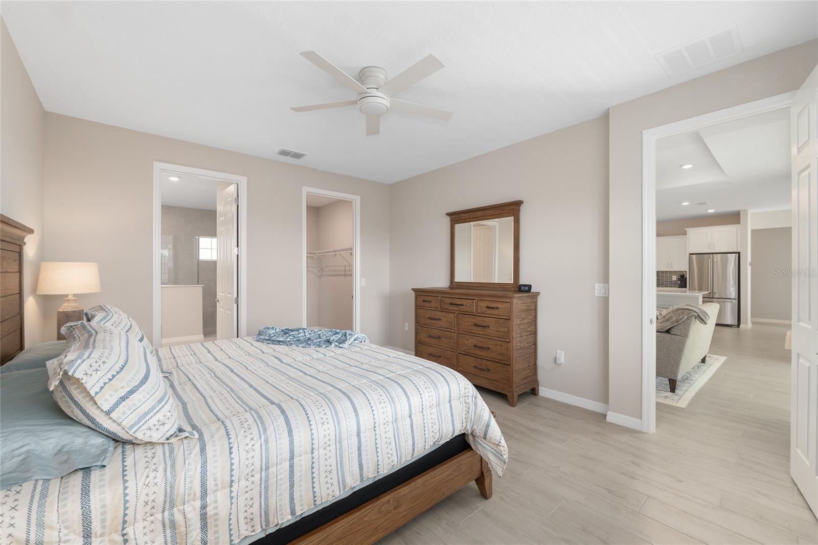 ON TOP OF THE WORLD - Residential