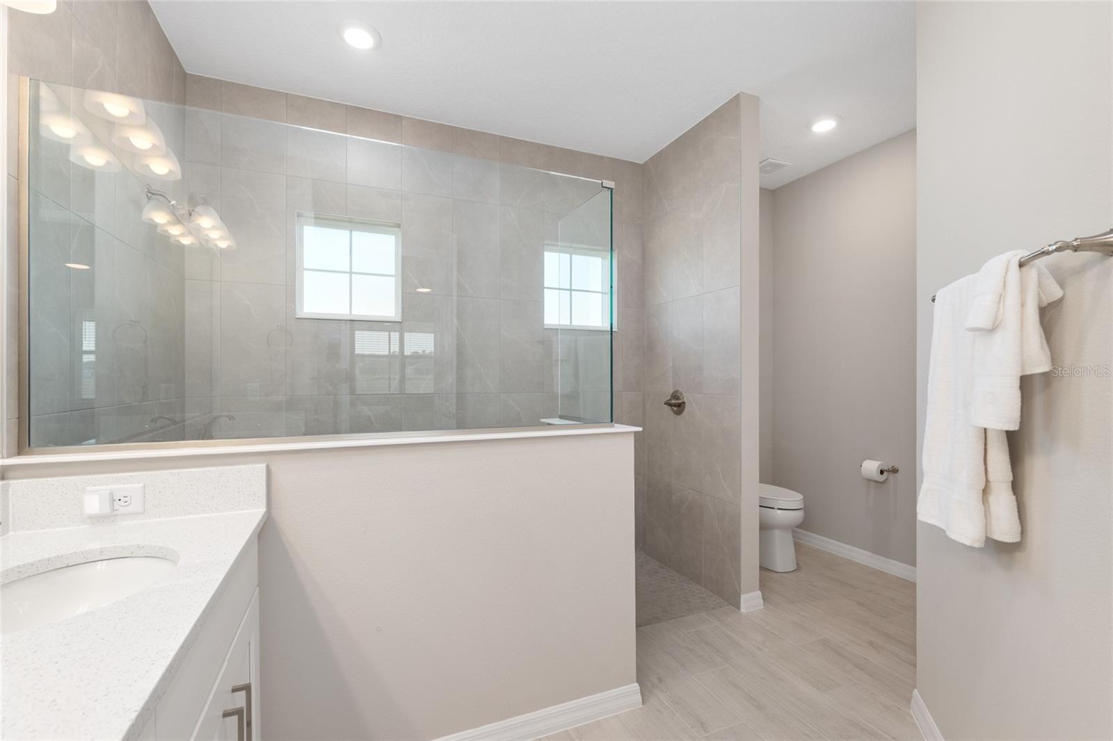 ON TOP OF THE WORLD - Residential