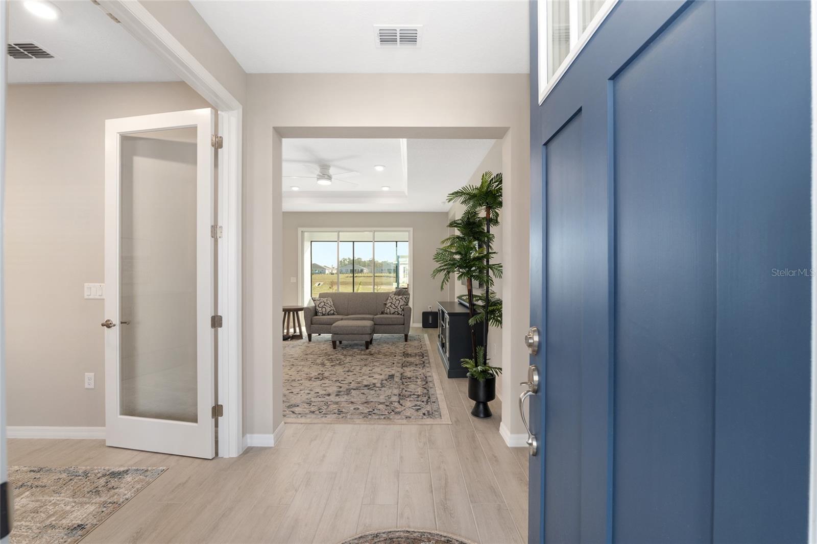 ON TOP OF THE WORLD - Residential