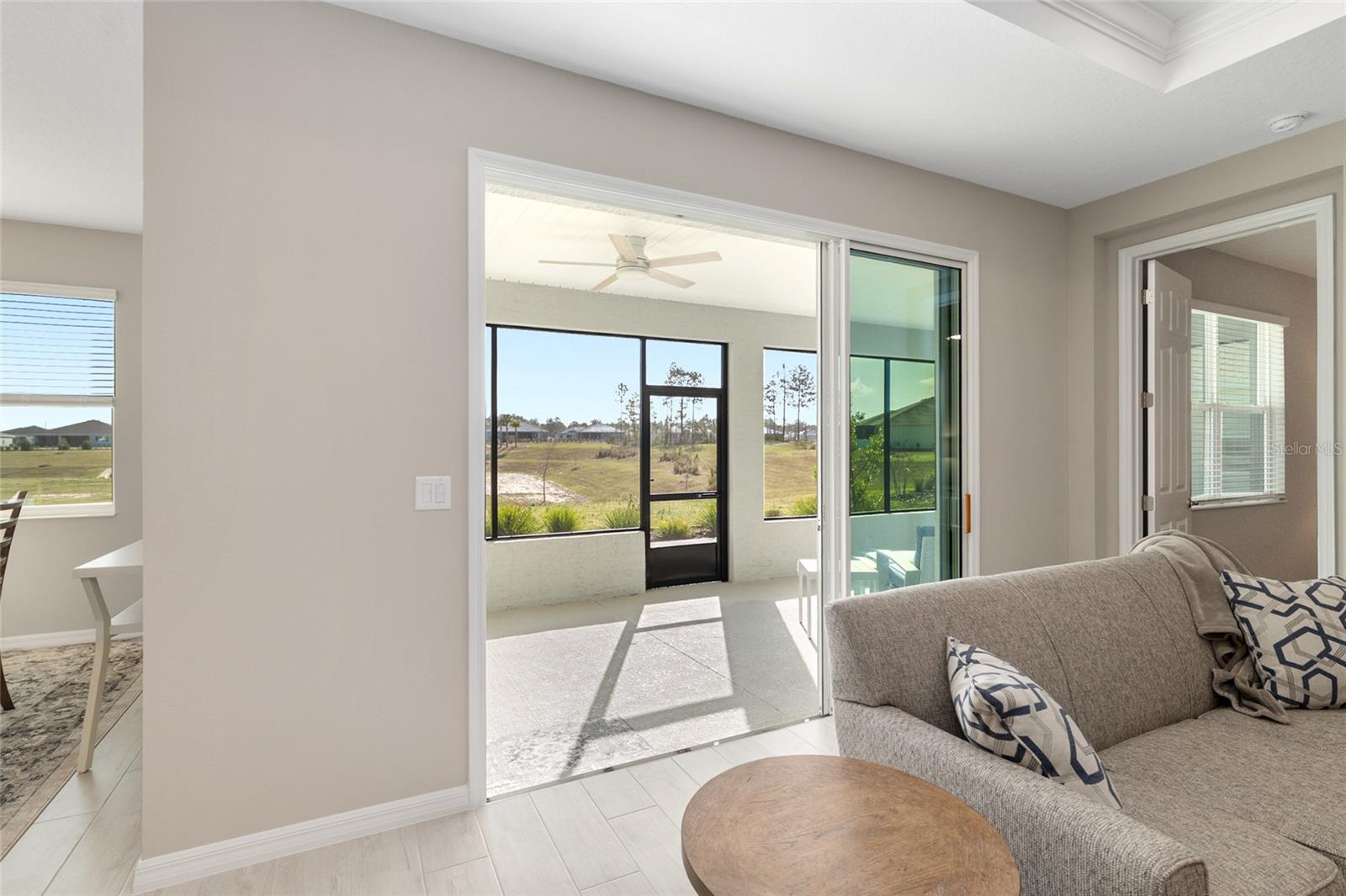 ON TOP OF THE WORLD - Residential