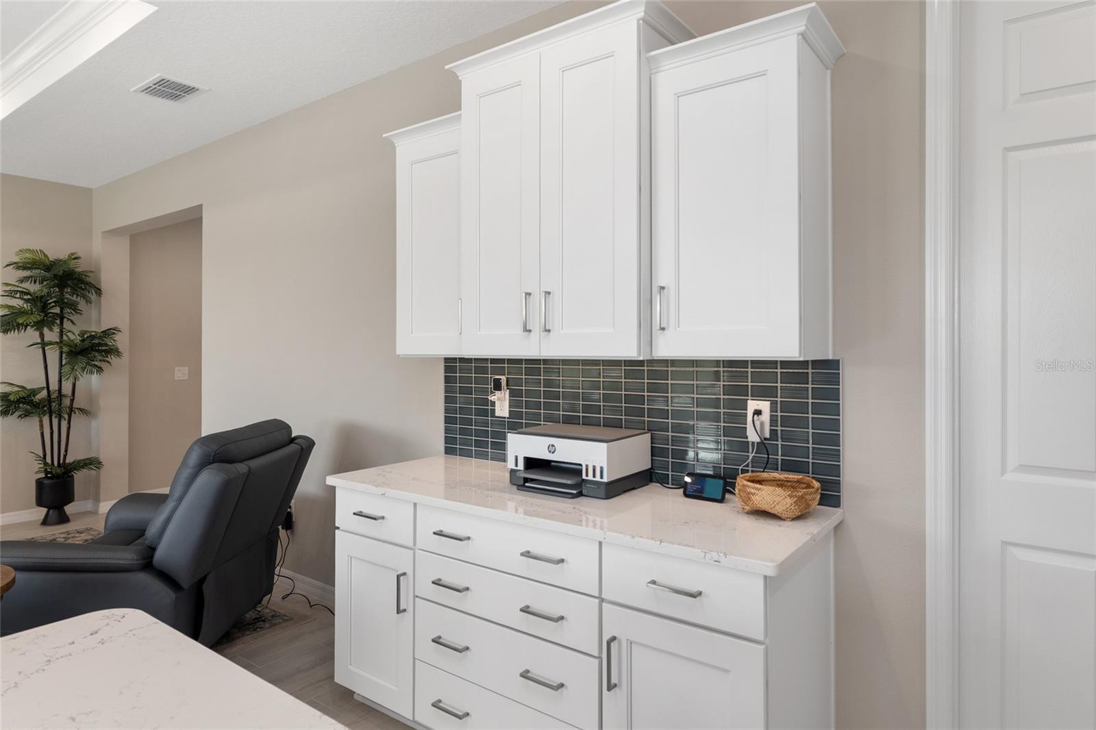 ON TOP OF THE WORLD - Residential