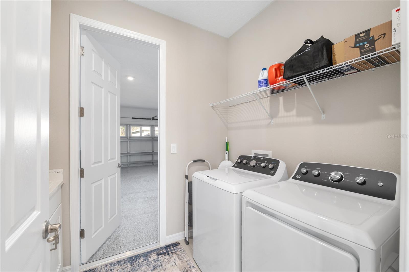 ON TOP OF THE WORLD - Residential