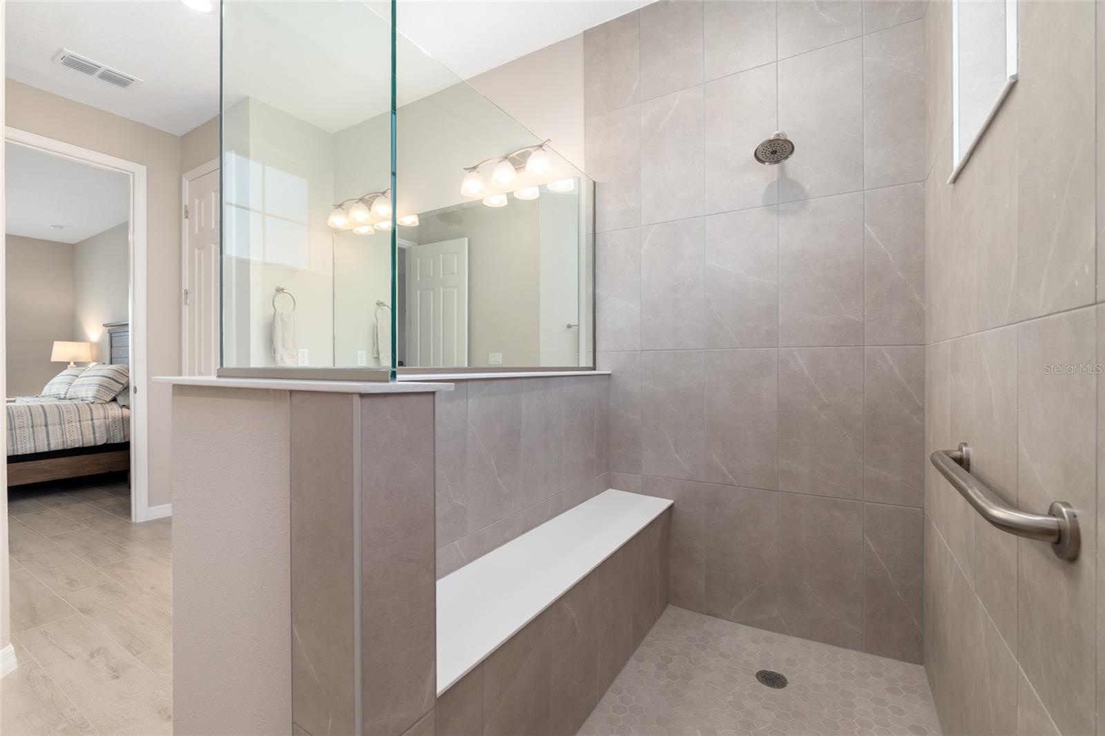 ON TOP OF THE WORLD - Residential