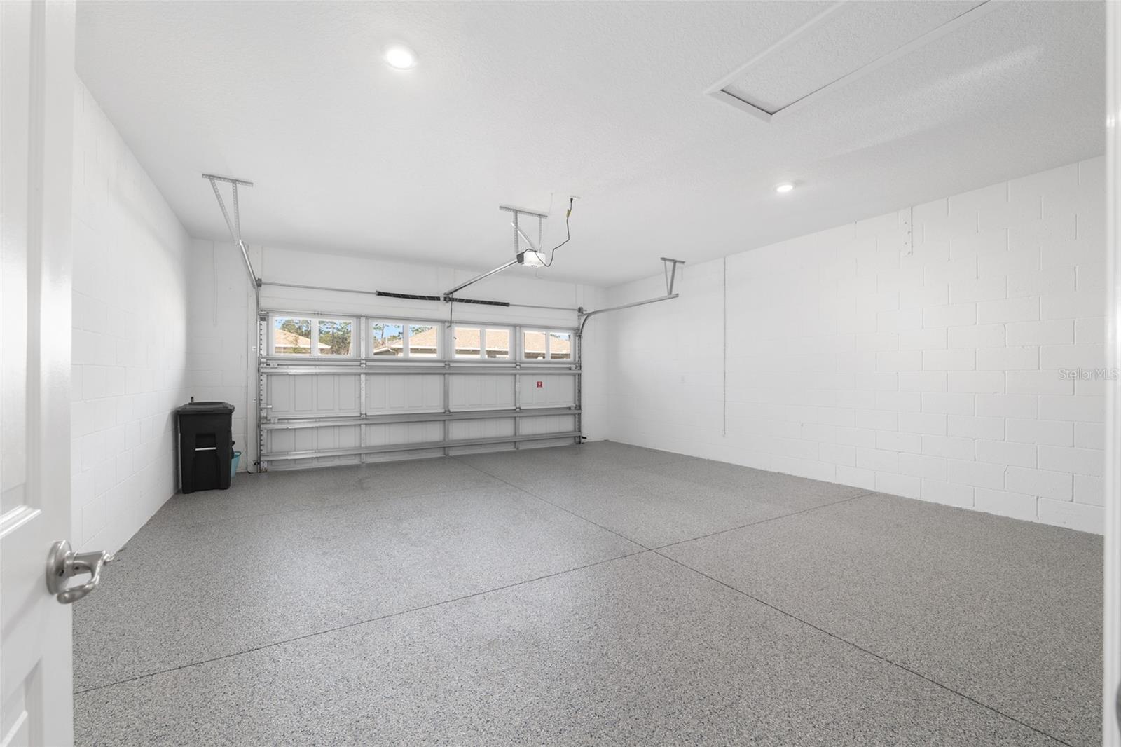 ON TOP OF THE WORLD - Residential