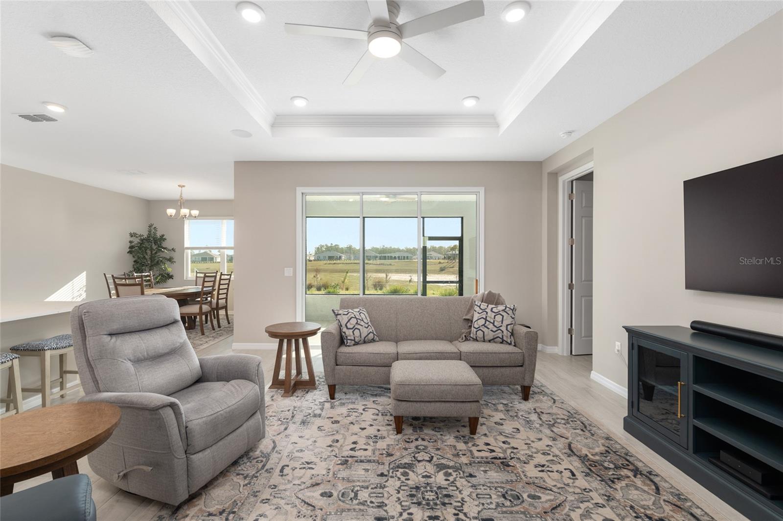 ON TOP OF THE WORLD - Residential