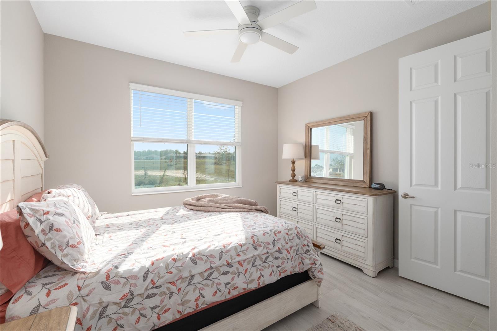 ON TOP OF THE WORLD - Residential