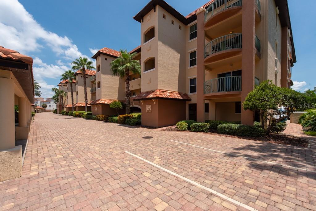 HIDDEN LAGOON AT ARROWHEAD POINT - Residential