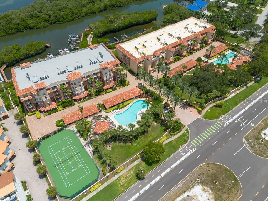 HIDDEN LAGOON AT ARROWHEAD POINT - Residential