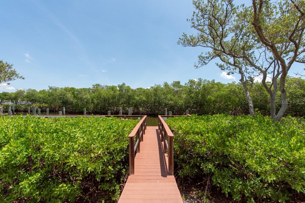 HIDDEN LAGOON AT ARROWHEAD POINT - Residential