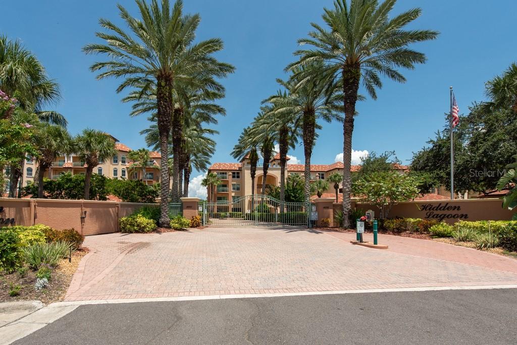 1695 PINELLAS BAYWAY S E4