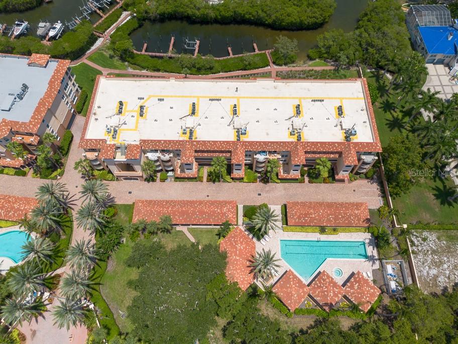 HIDDEN LAGOON AT ARROWHEAD POINT - Residential