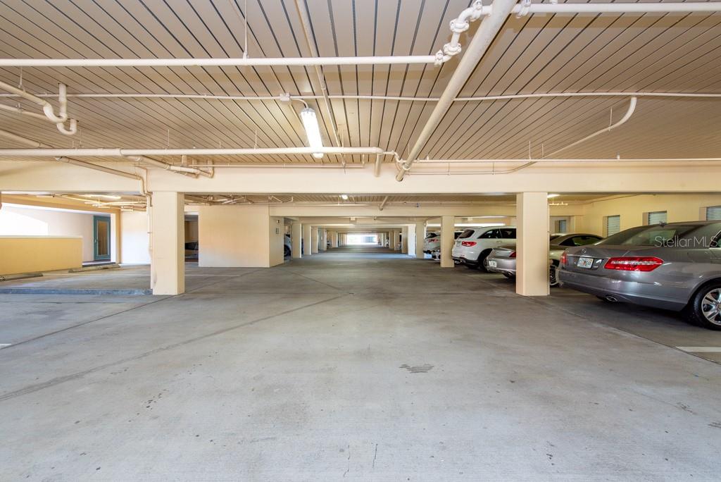 HIDDEN LAGOON AT ARROWHEAD POINT - Residential