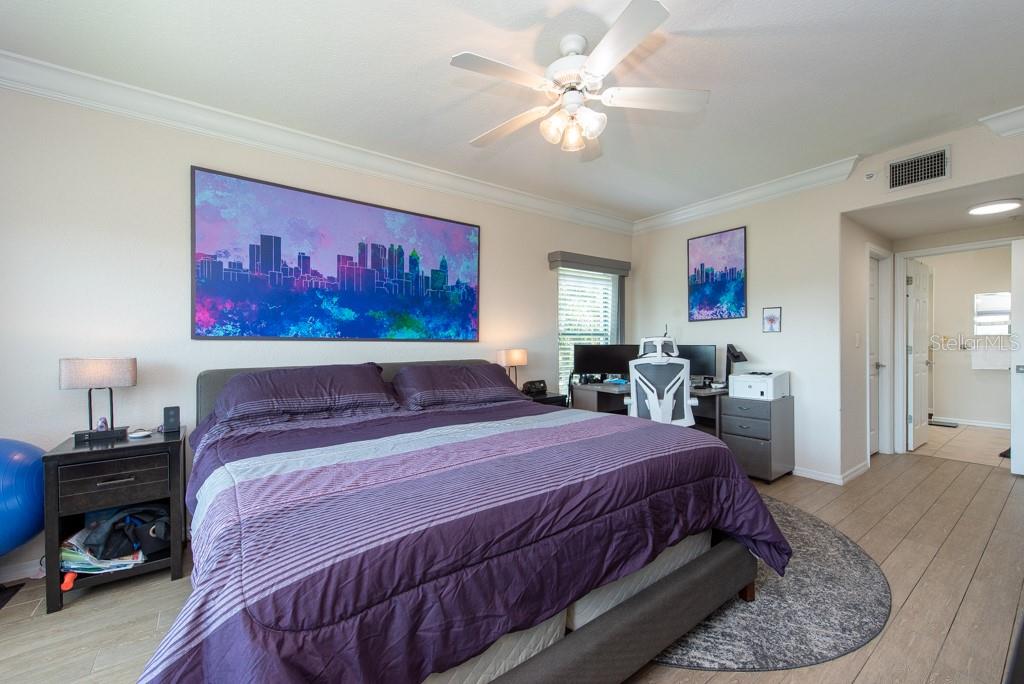 HIDDEN LAGOON AT ARROWHEAD POINT - Residential