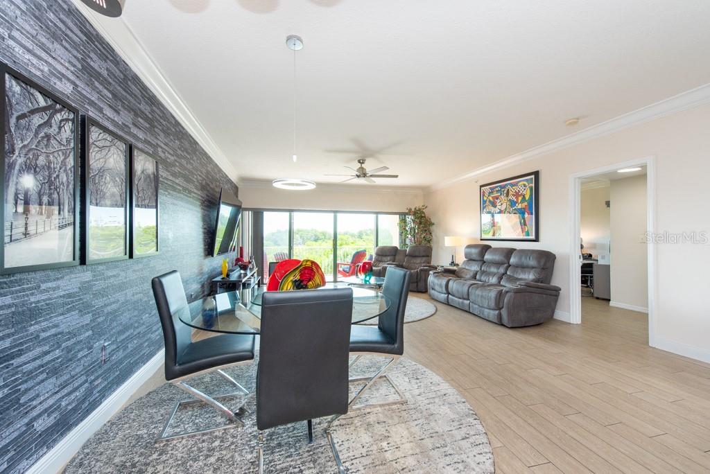 HIDDEN LAGOON AT ARROWHEAD POINT - Residential