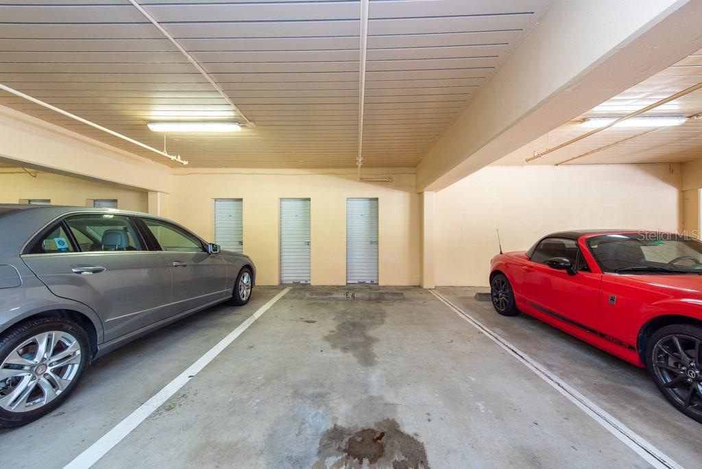 HIDDEN LAGOON AT ARROWHEAD POINT - Residential