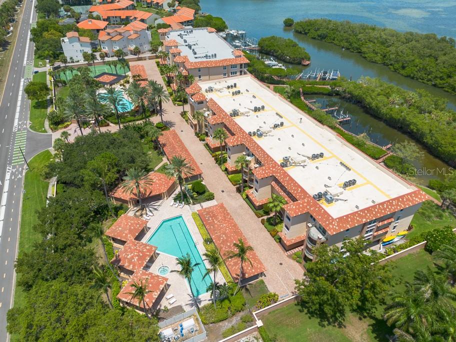 1695 PINELLAS BAYWAY S E4