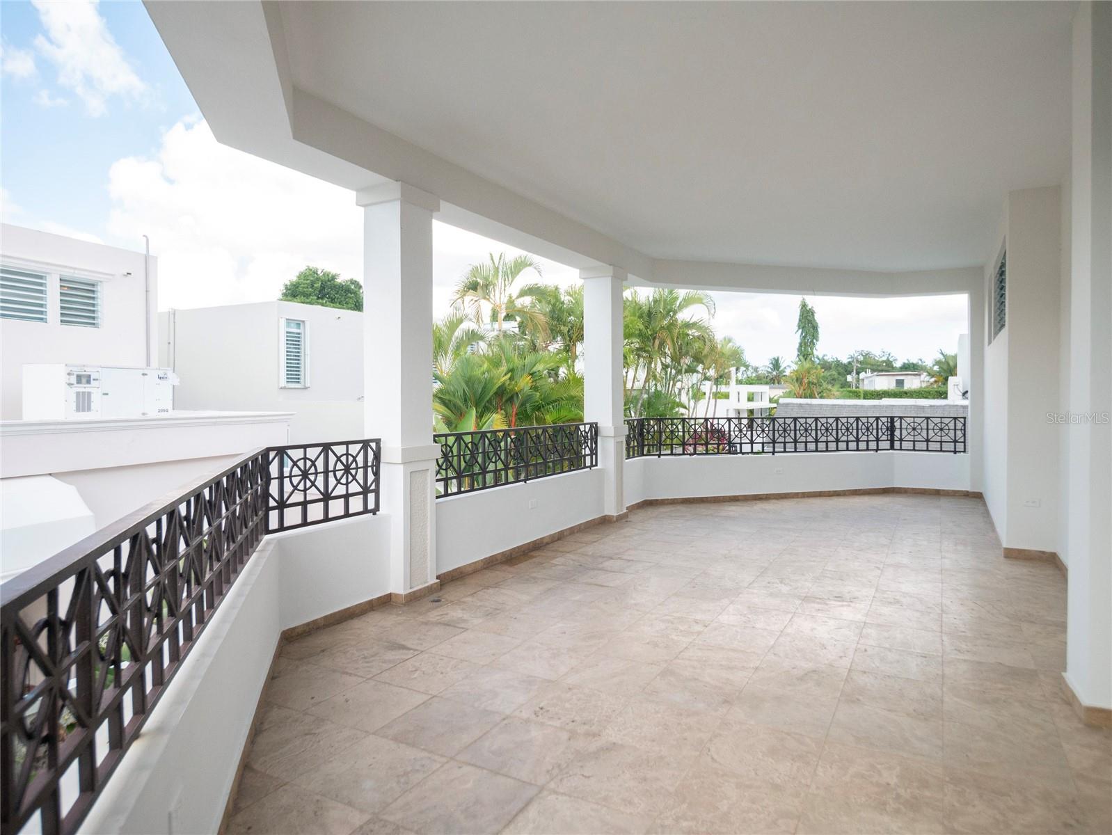 LAS FLORES DE MONTEHIEDRA - Residential
