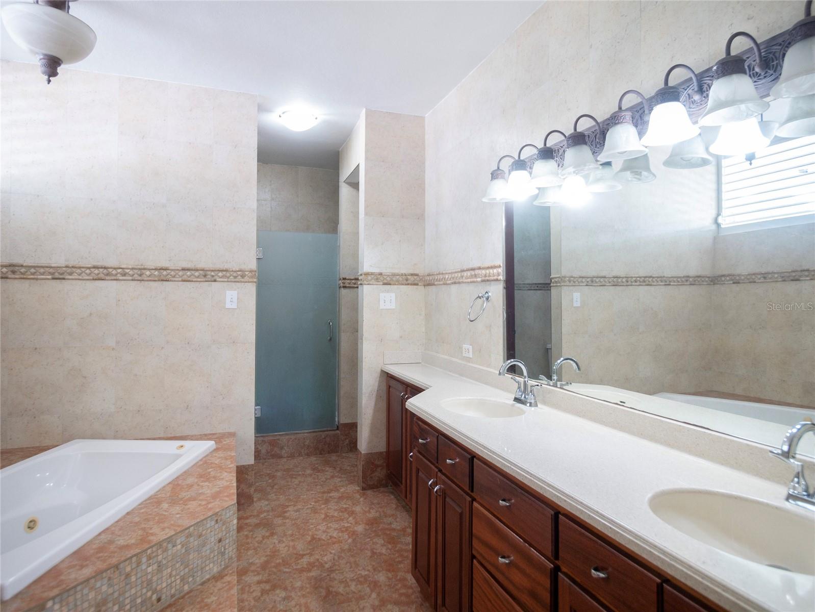 LAS FLORES DE MONTEHIEDRA - Residential