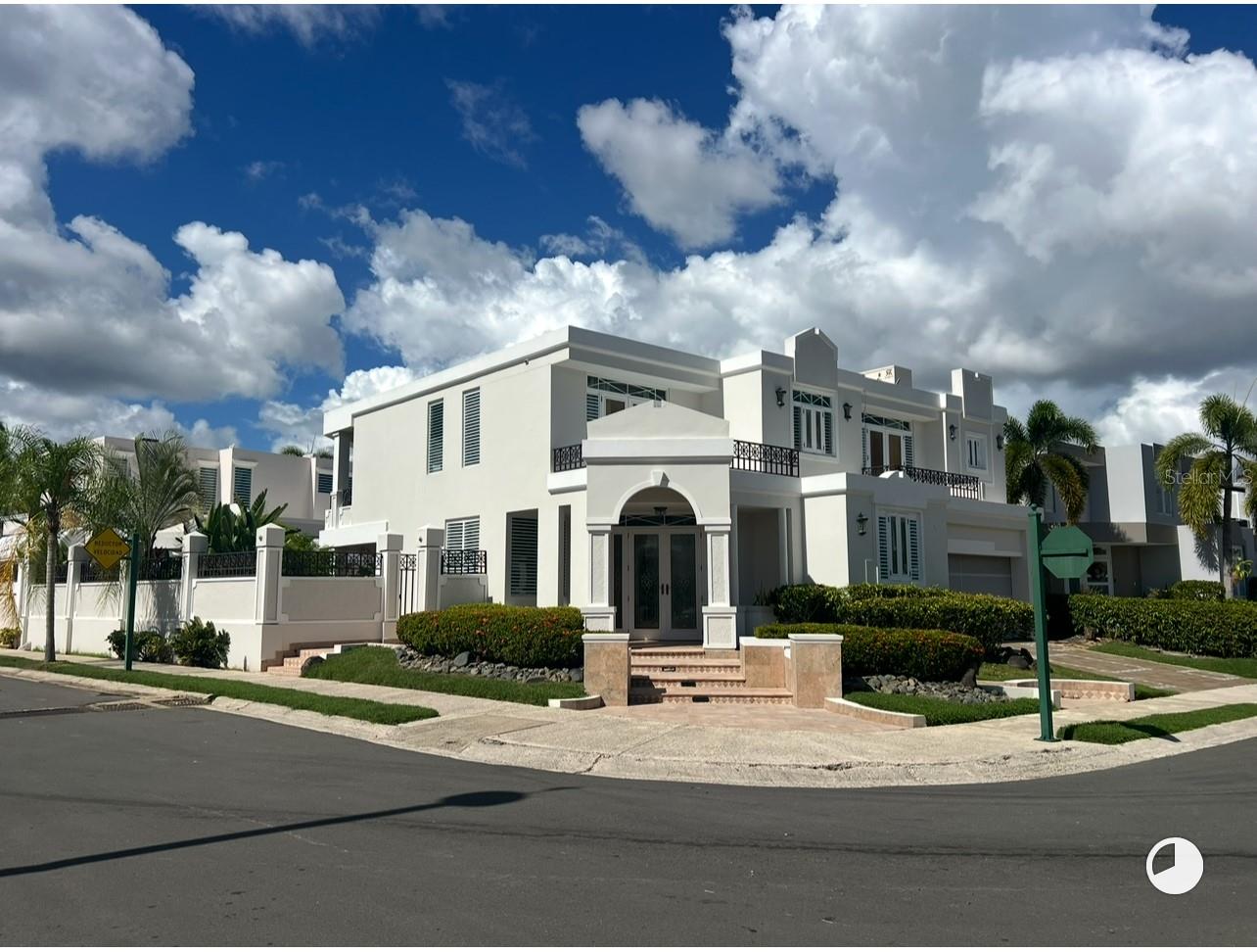 LAS FLORES DE MONTEHIEDRA - Residential