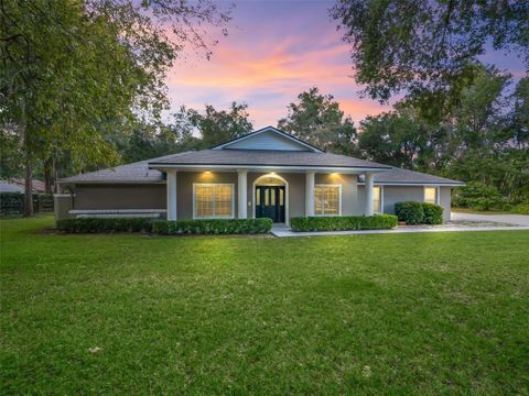 Photo of 3302 SW 49th Terrace, Ocala, FL 34474 (MLS # OM712109)