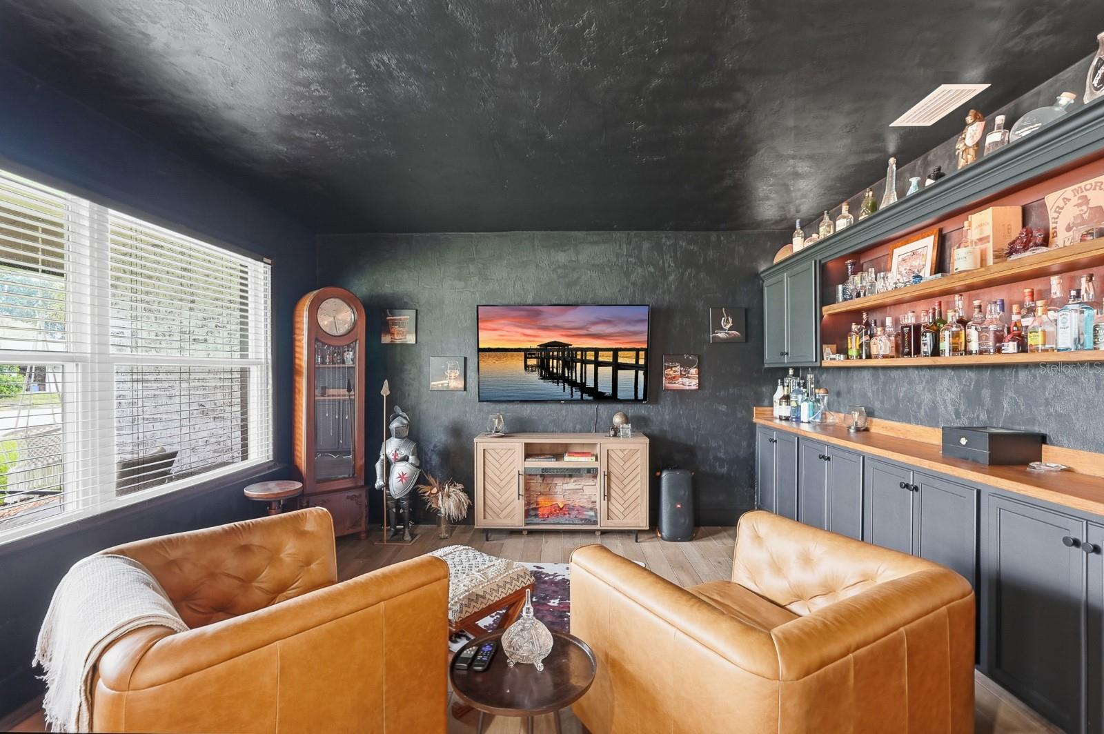 SLEEPY HOLLOW UNIT 01 - Residential