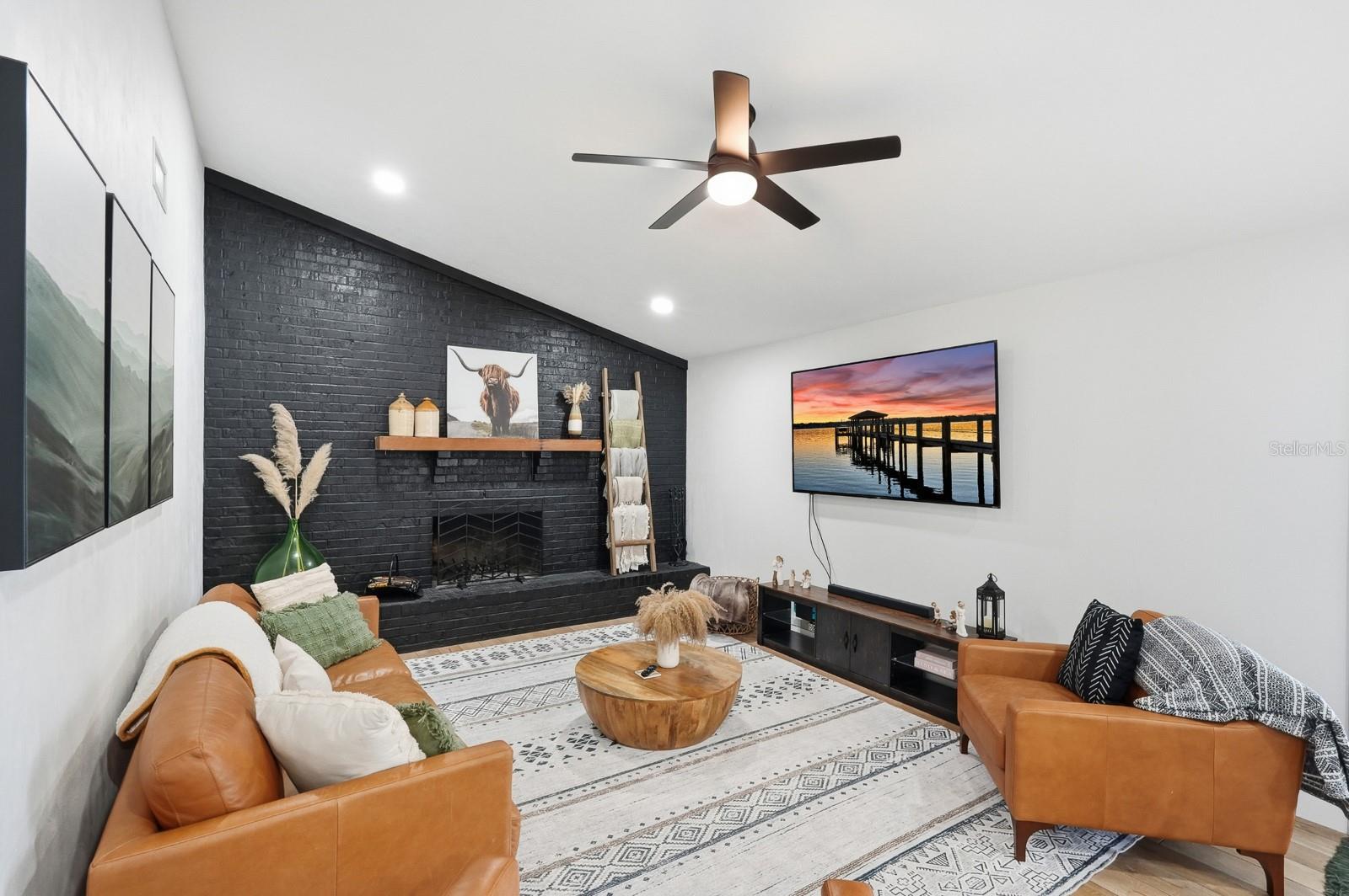 SLEEPY HOLLOW UNIT 01 - Residential