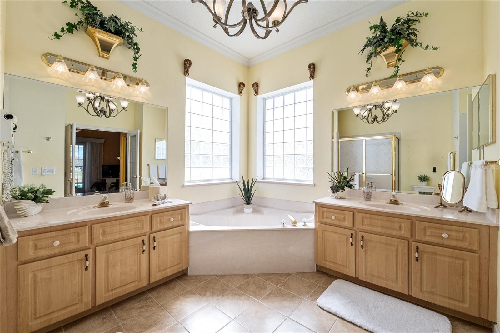 OCALA PALMS - Residential