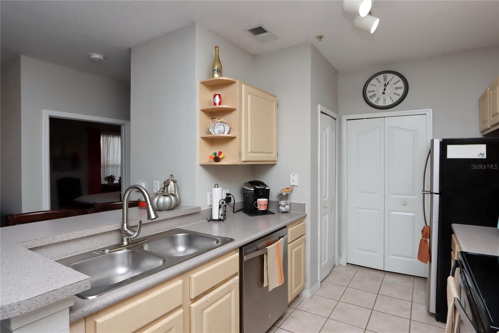 ALLEGRO PALM A CONDO - Residential Lease