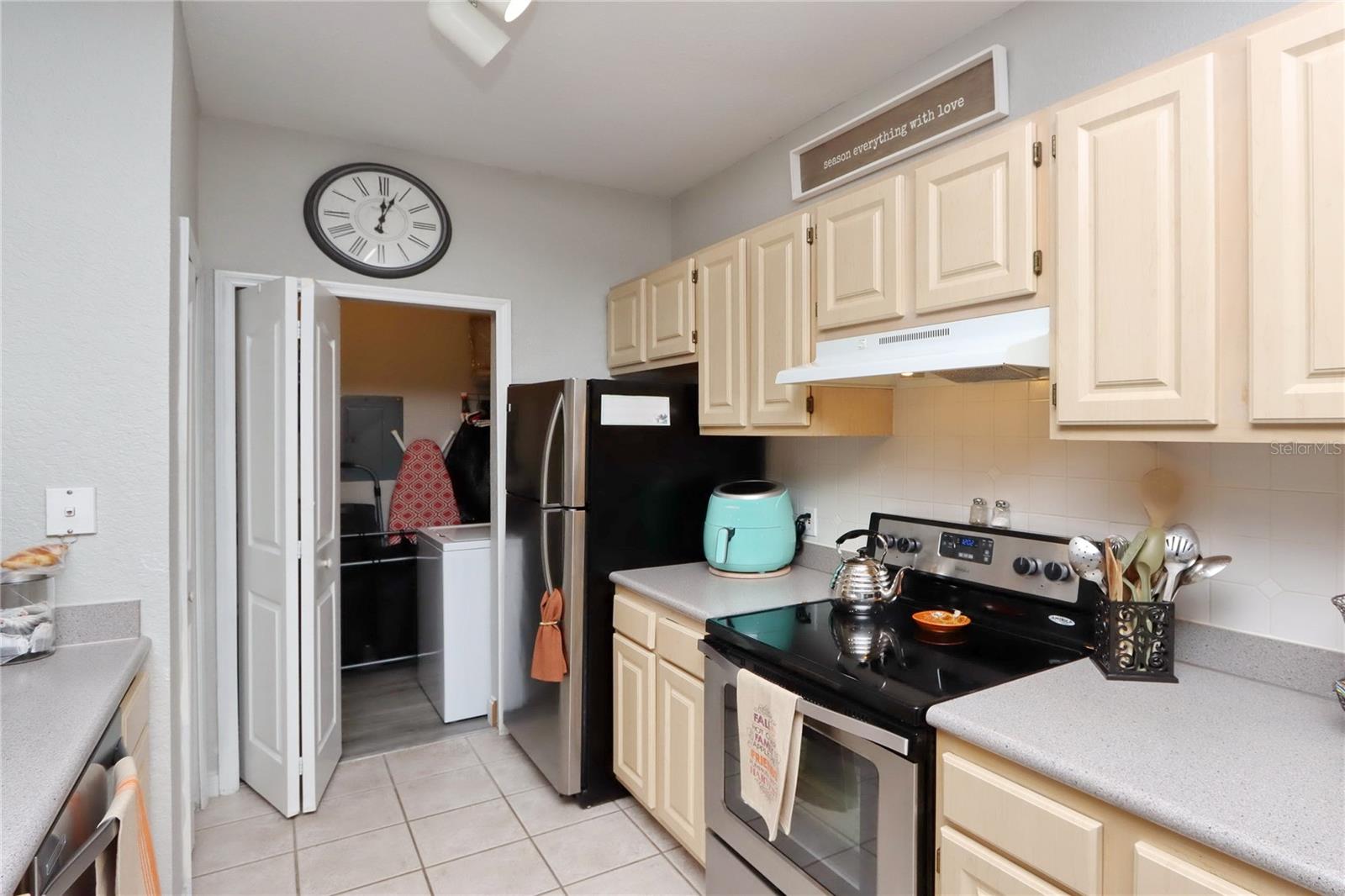 ALLEGRO PALM A CONDO - Residential Lease