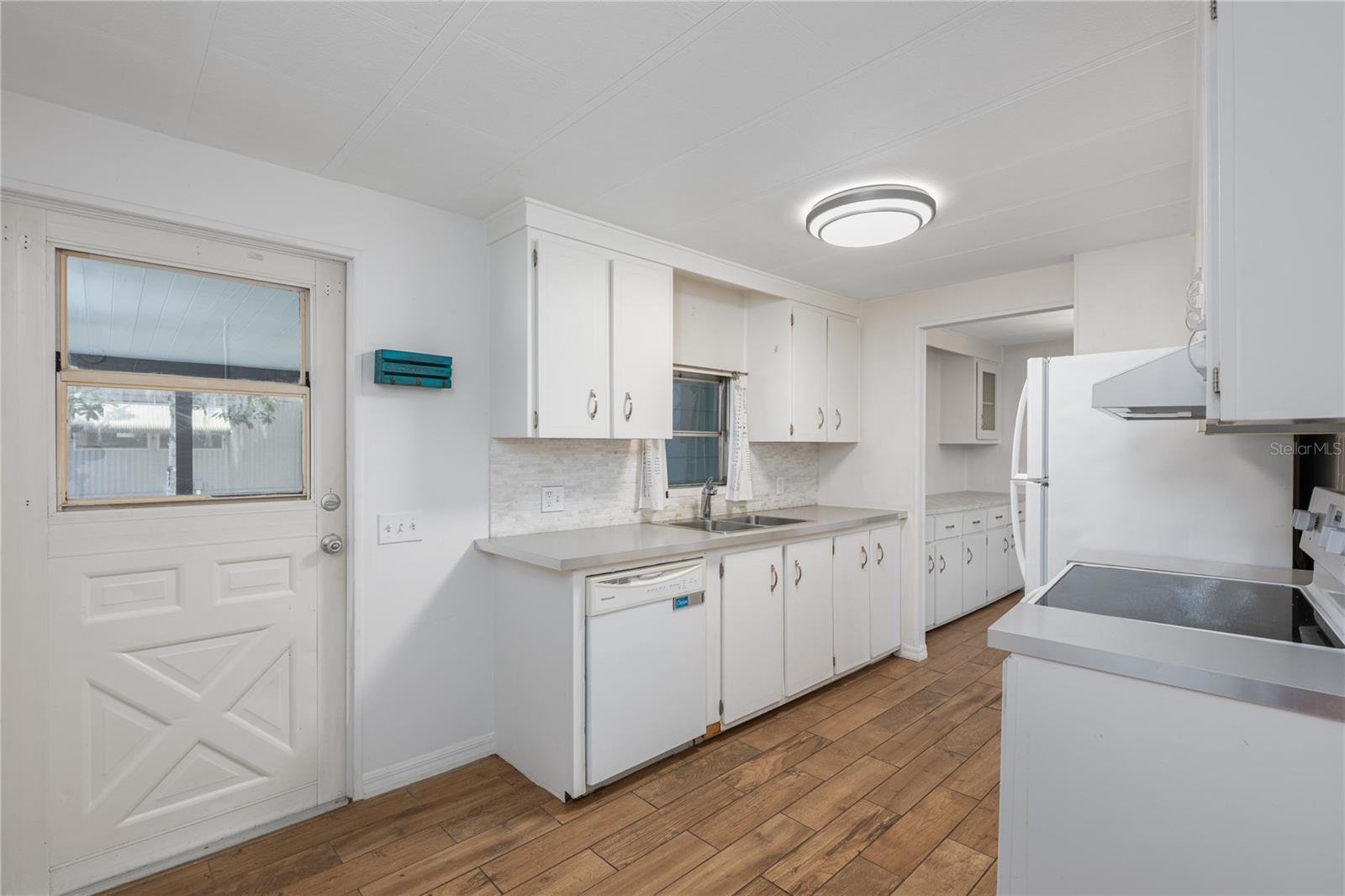 MONTVERDE MOBILE HOME SUB-DIVISION - Residential
