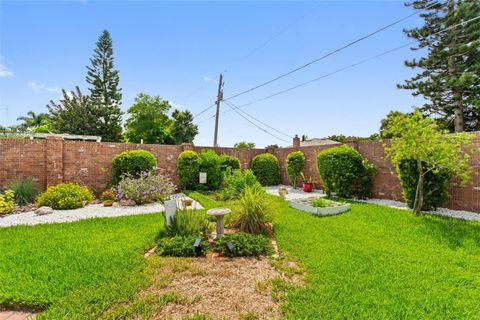 A home in WINTER HAVEN