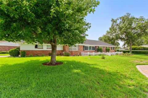 A home in WINTER HAVEN