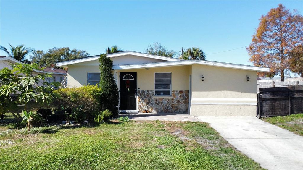 Photo of 1221 22nd Avenue W, Palmetto, FL 34221 (MLS # A4678153)