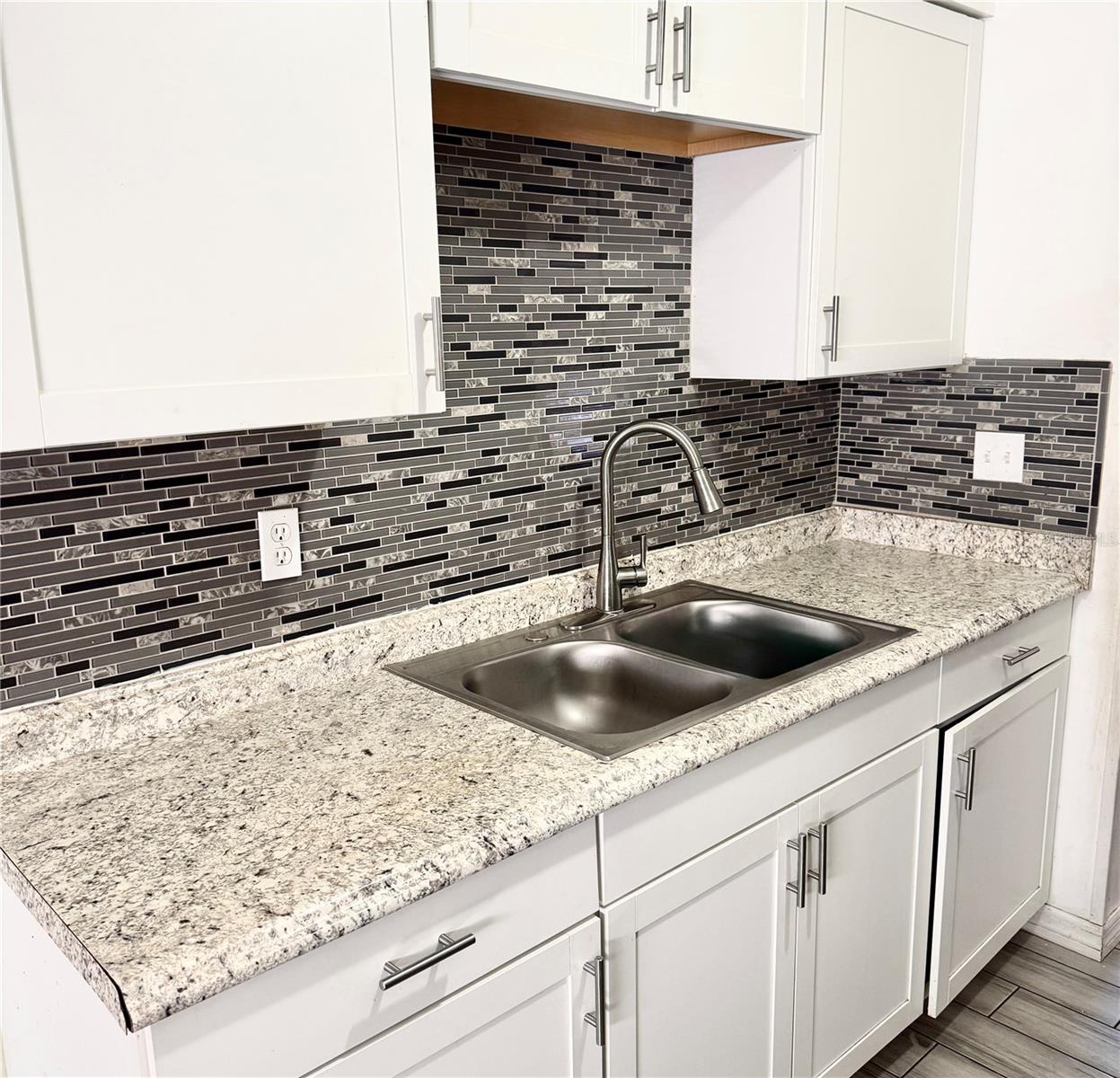 GRANDE VILLA ESTATES - Residential