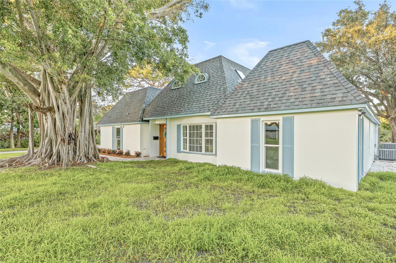 SUMMIT LAKE SEC OF LAKEWOOD ESTATES - Residential