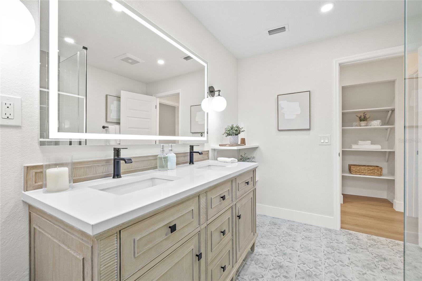 SUMMIT LAKE SEC OF LAKEWOOD ESTATES - Residential