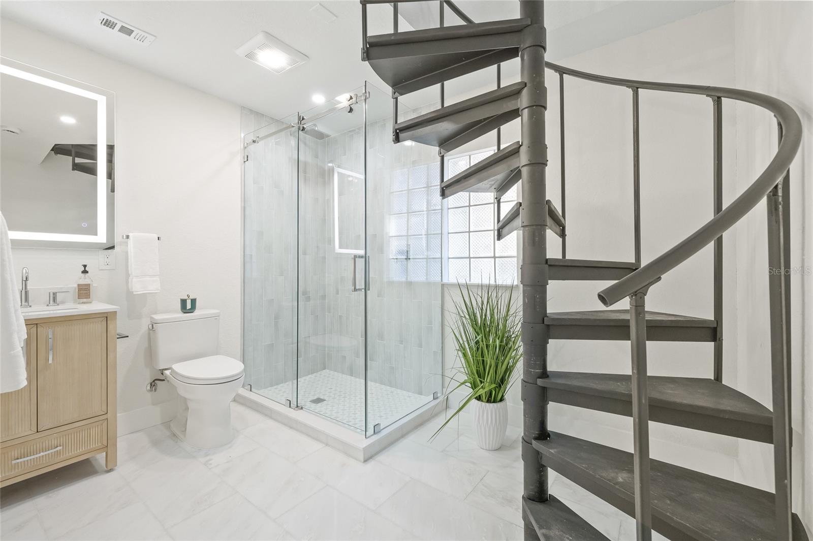 SUMMIT LAKE SEC OF LAKEWOOD ESTATES - Residential