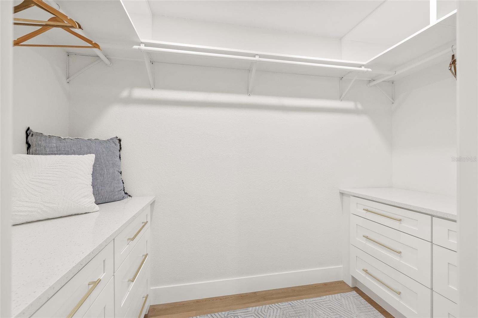 SUMMIT LAKE SEC OF LAKEWOOD ESTATES - Residential