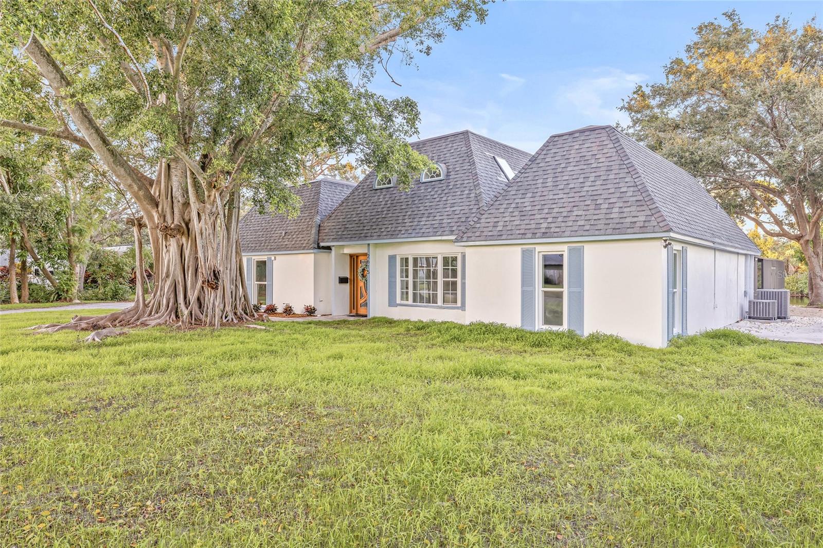 SUMMIT LAKE SEC OF LAKEWOOD ESTATES - Residential