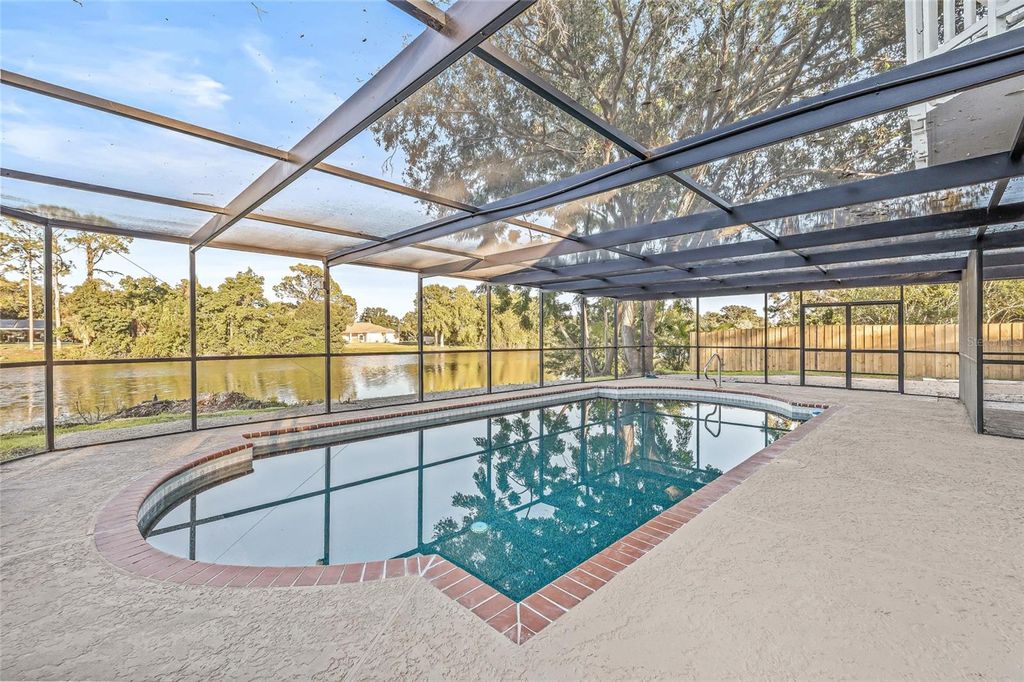 Photo of 2615 Desoto Way S, St Petersburg, FL 33712 (MLS # TB8438978)