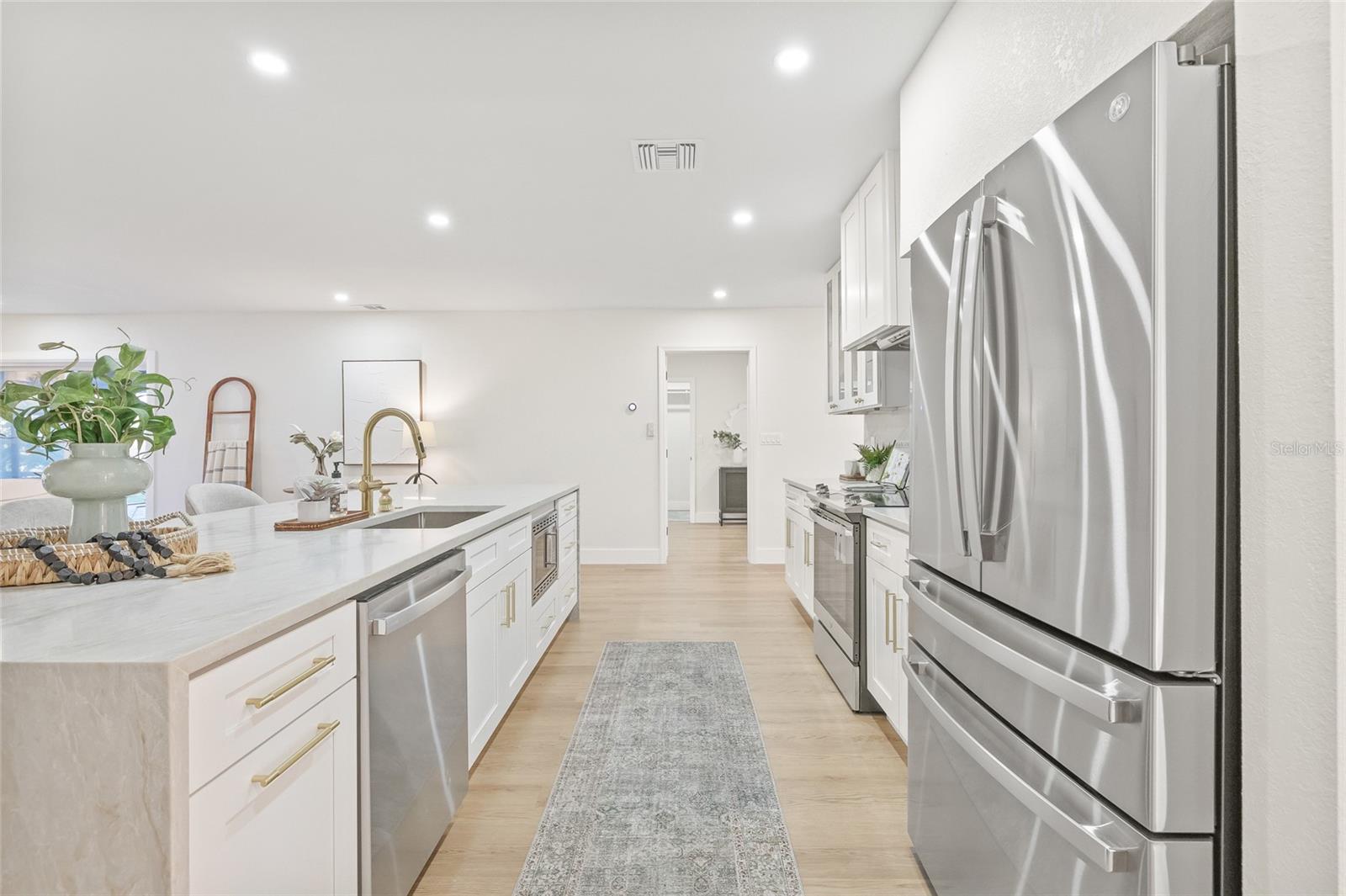 SUMMIT LAKE SEC OF LAKEWOOD ESTATES - Residential