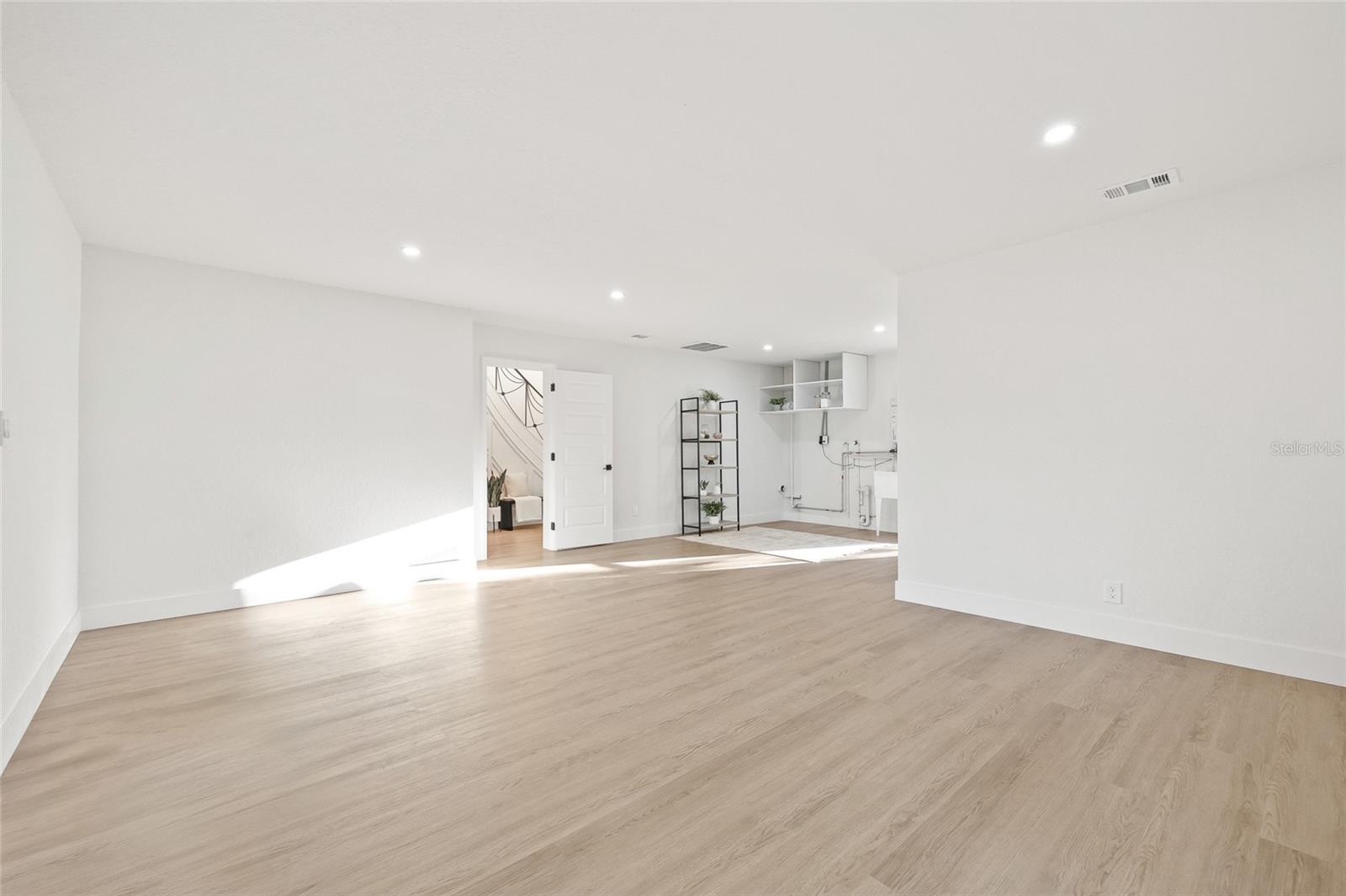 SUMMIT LAKE SEC OF LAKEWOOD ESTATES - Residential