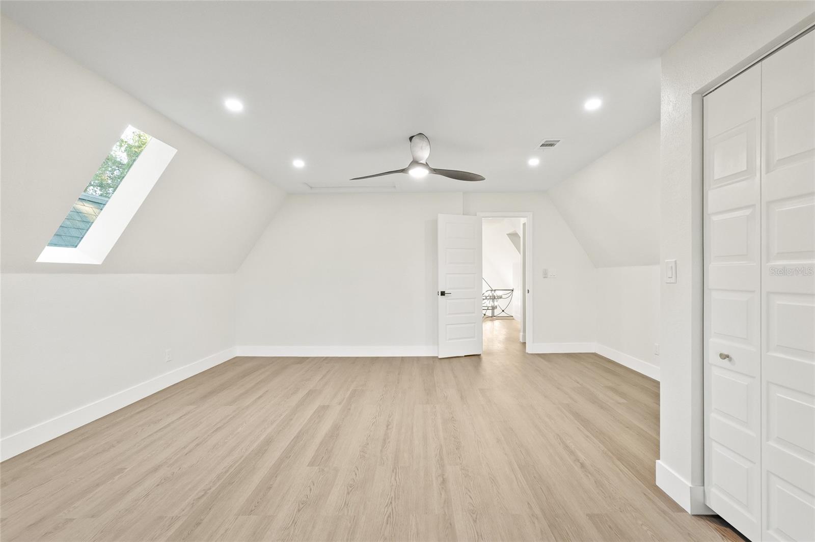 SUMMIT LAKE SEC OF LAKEWOOD ESTATES - Residential