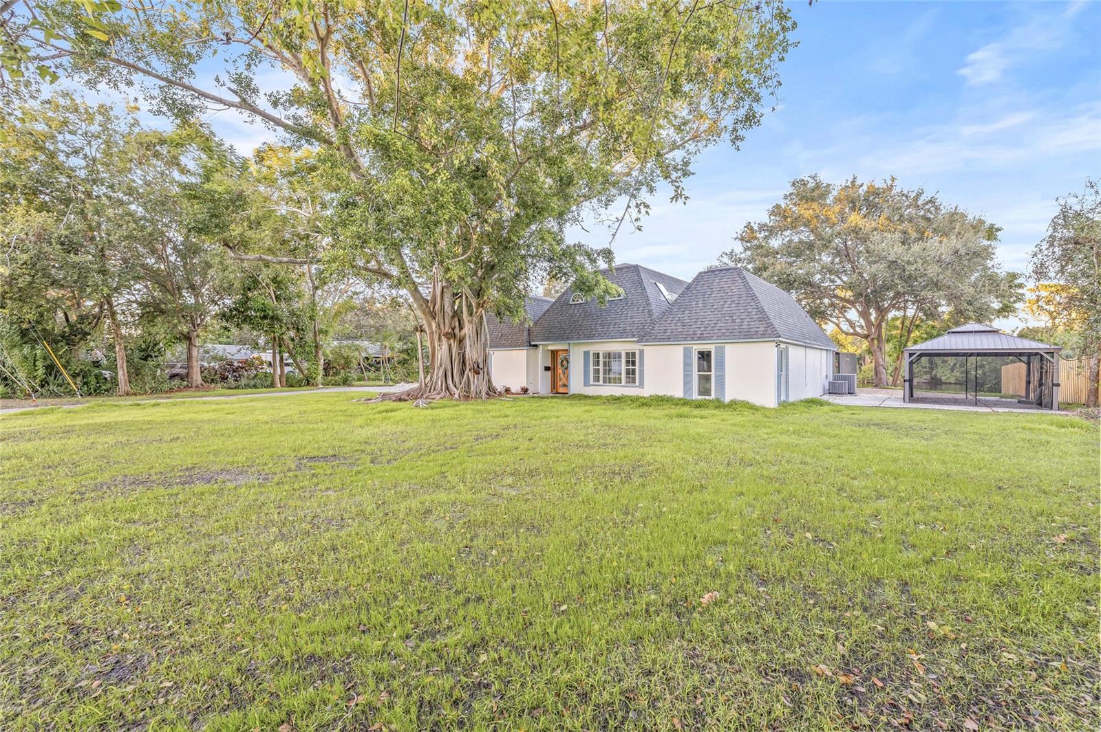 SUMMIT LAKE SEC OF LAKEWOOD ESTATES - Residential